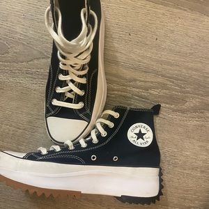 Converse run star hike platform
